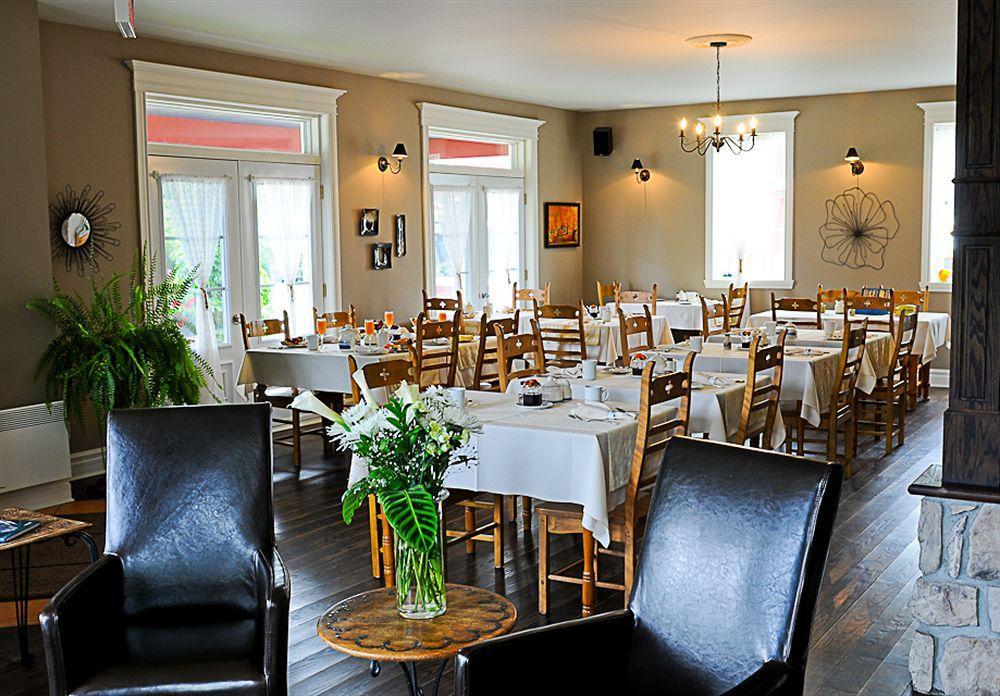 מונט טרמבלאנט Auberge Le Voyageur מראה חיצוני תמונה
