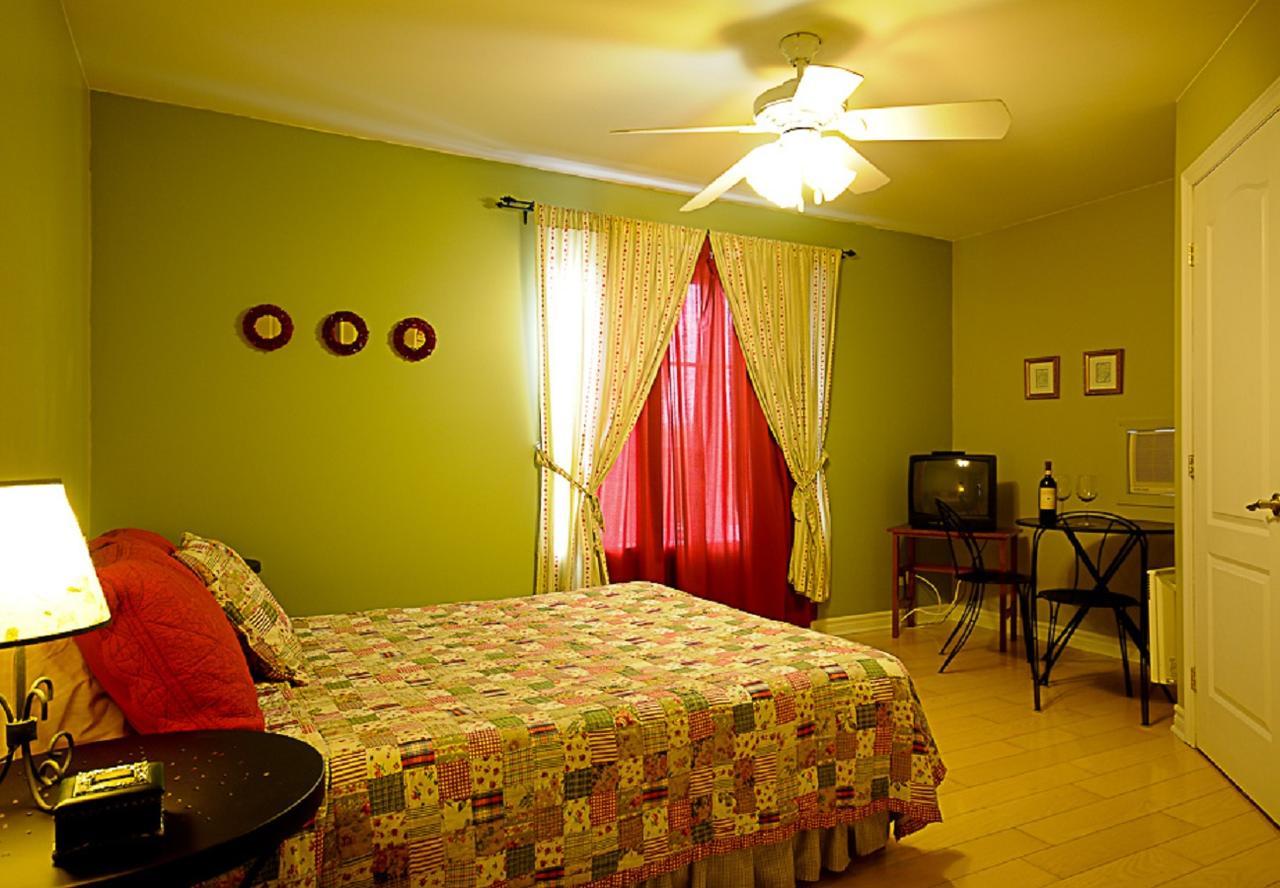 מונט טרמבלאנט Auberge Le Voyageur מראה חיצוני תמונה