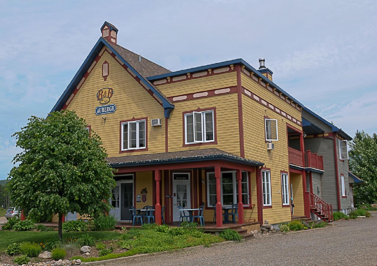 מונט טרמבלאנט Auberge Le Voyageur מראה חיצוני תמונה